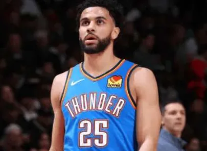 开云体育app官网下载地址-阿杰伊-米切尔季后赛近三战：场均12.7分5.3篮板3助攻1.3断